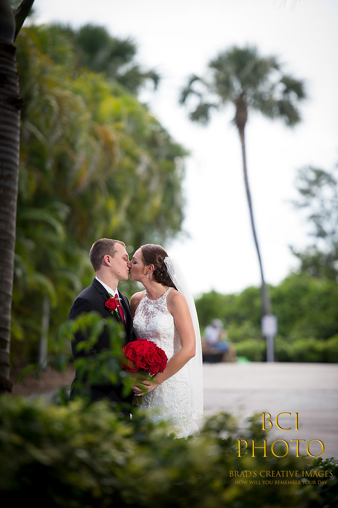 Hot Summer Wedding at Hutchinson Marriott